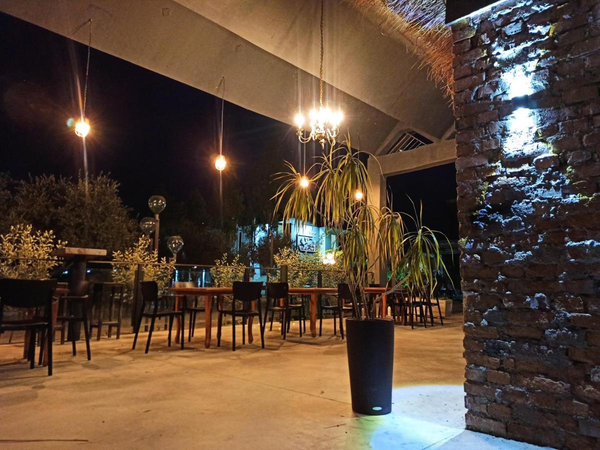 Kavalona Park Hotel Vlore Bagian luar foto