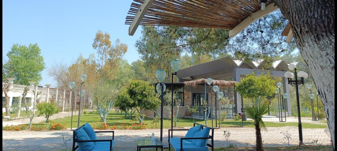 Kavalona Park Hotel Vlore Bagian luar foto