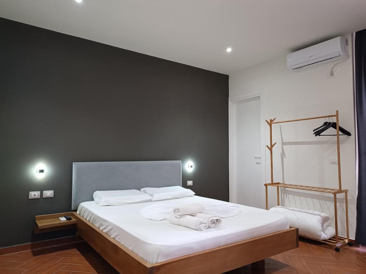 Kavalona Park Hotel Zvernec Bagian luar foto