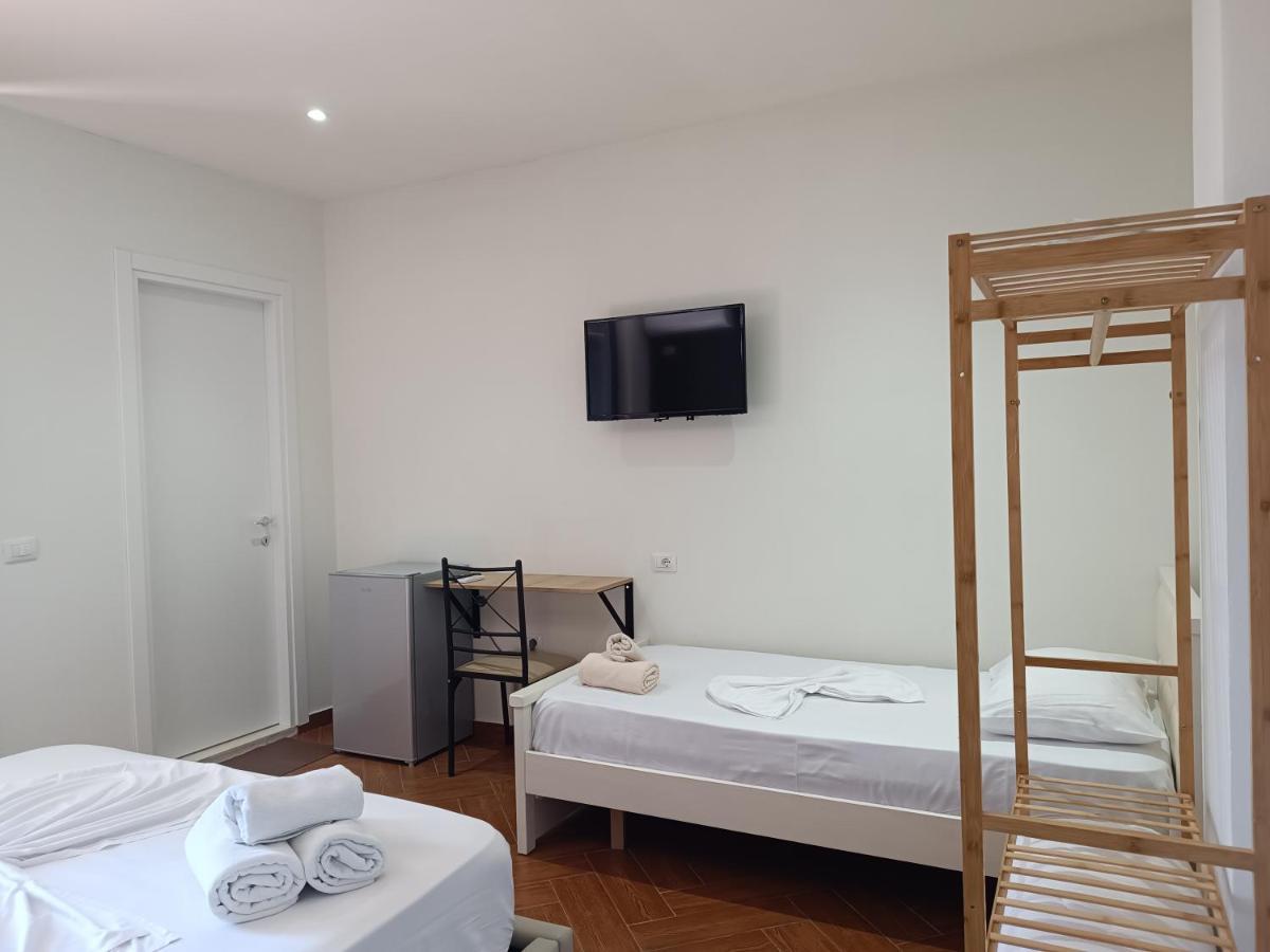 Kavalona Park Hotel Vlore Bagian luar foto