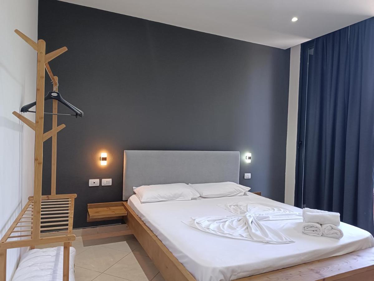 Kavalona Park Hotel Zvernec Bagian luar foto