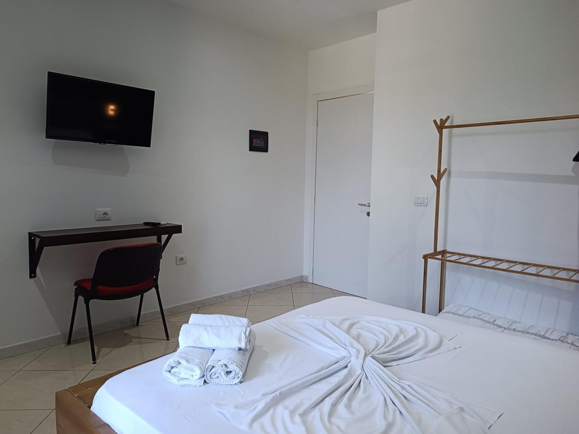 Kavalona Park Hotel Vlore Ruang foto