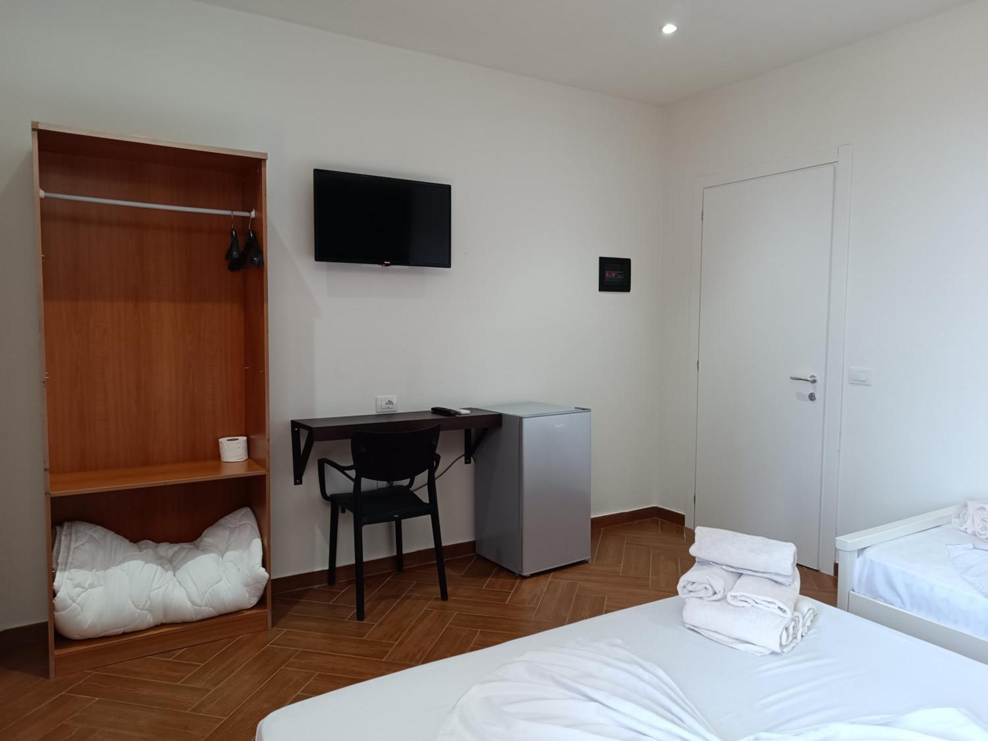Kavalona Park Hotel Vlore Ruang foto
