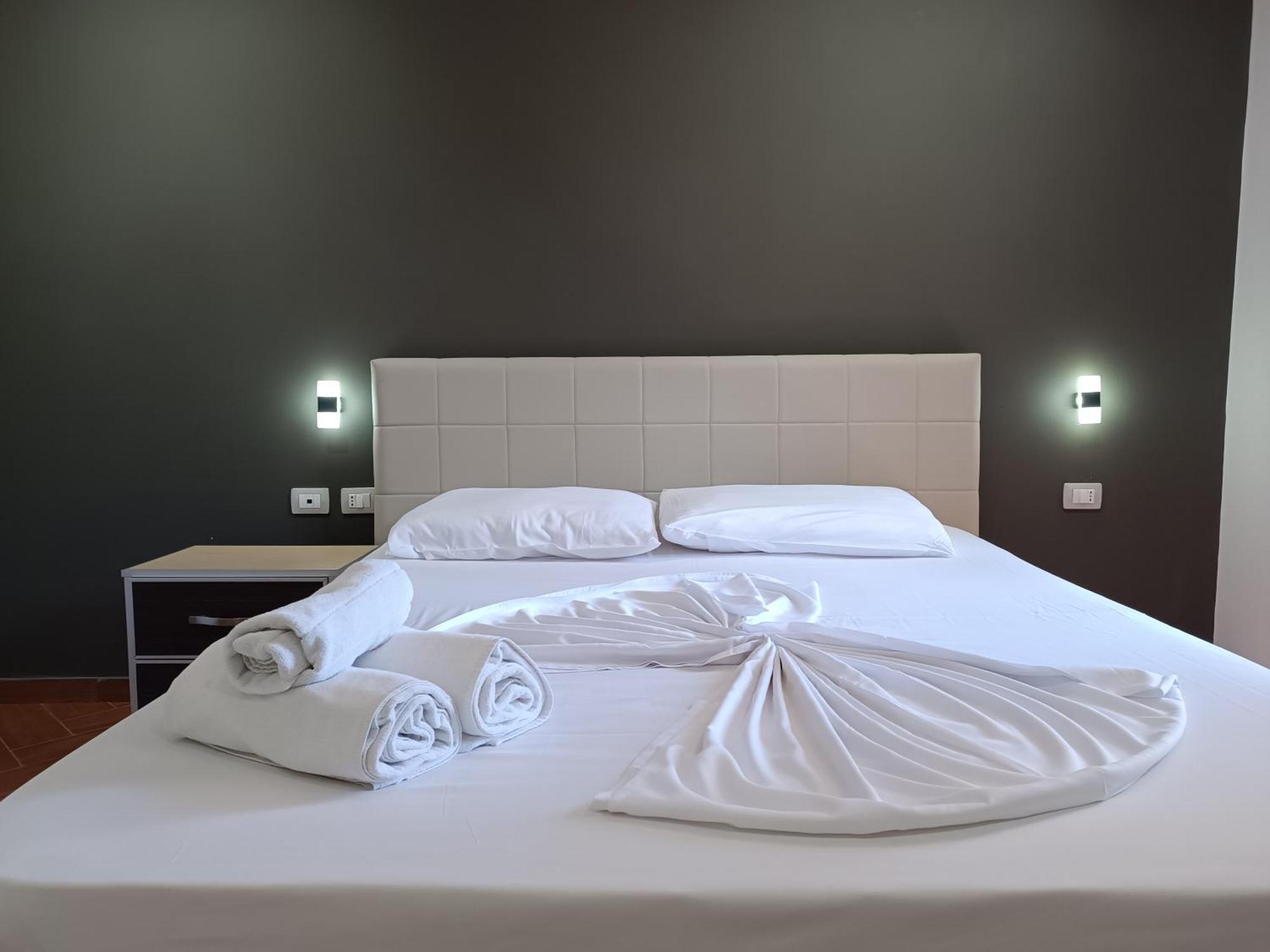 Kavalona Park Hotel Vlore Ruang foto