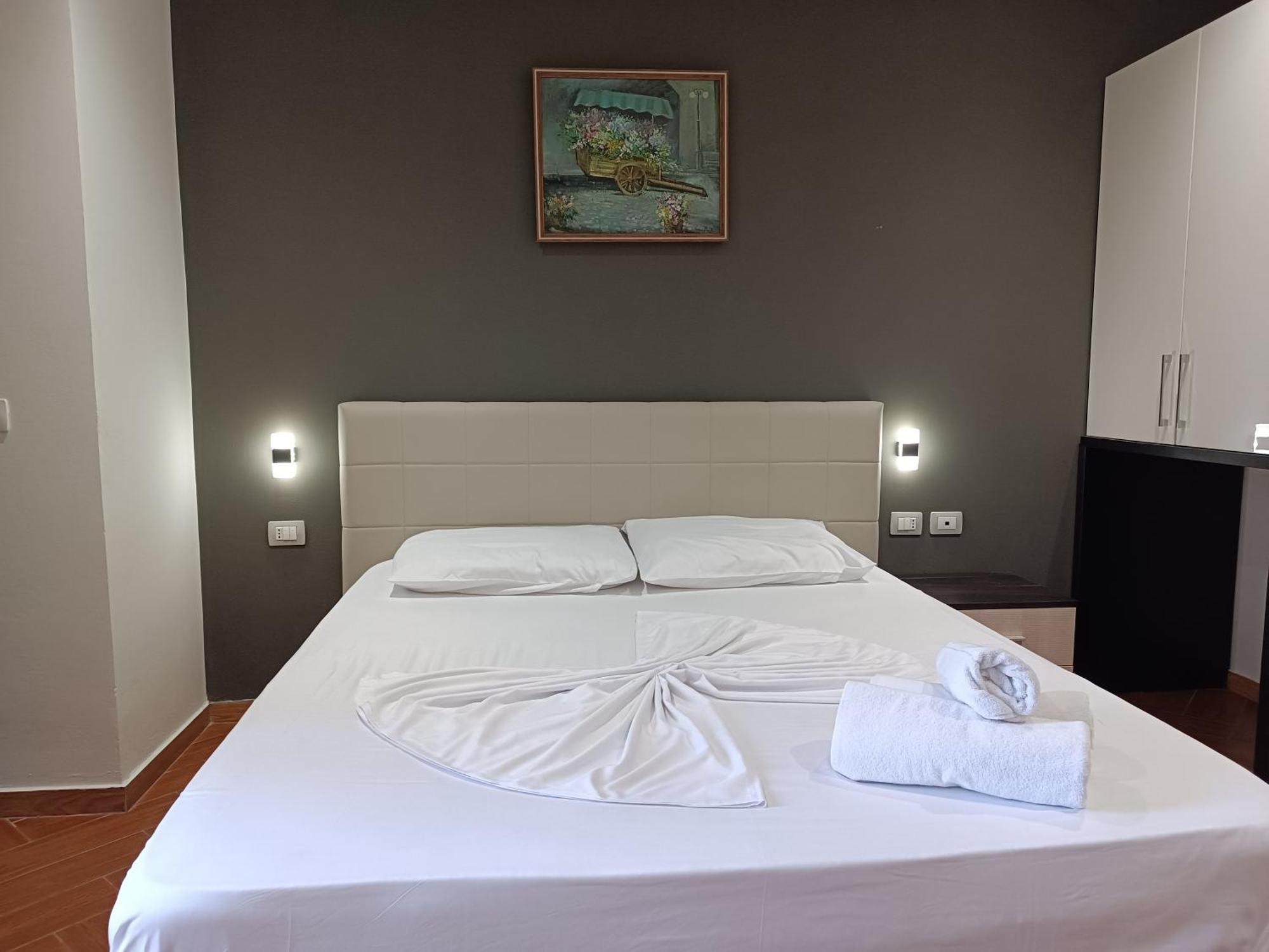 Kavalona Park Hotel Vlore Ruang foto