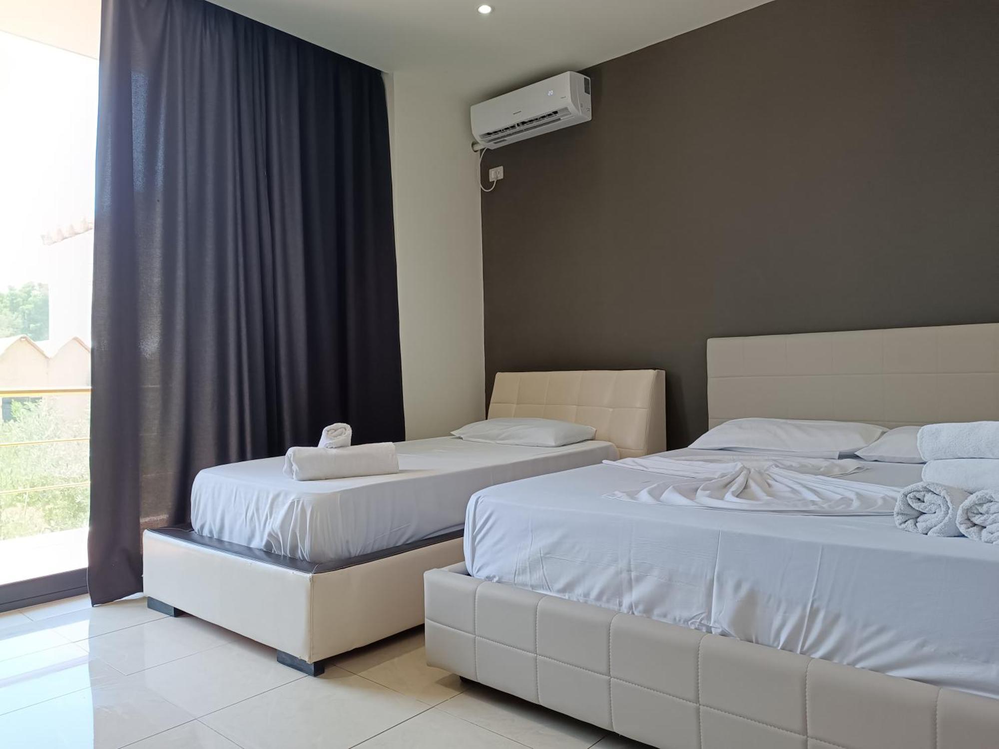 Kavalona Park Hotel Vlore Ruang foto