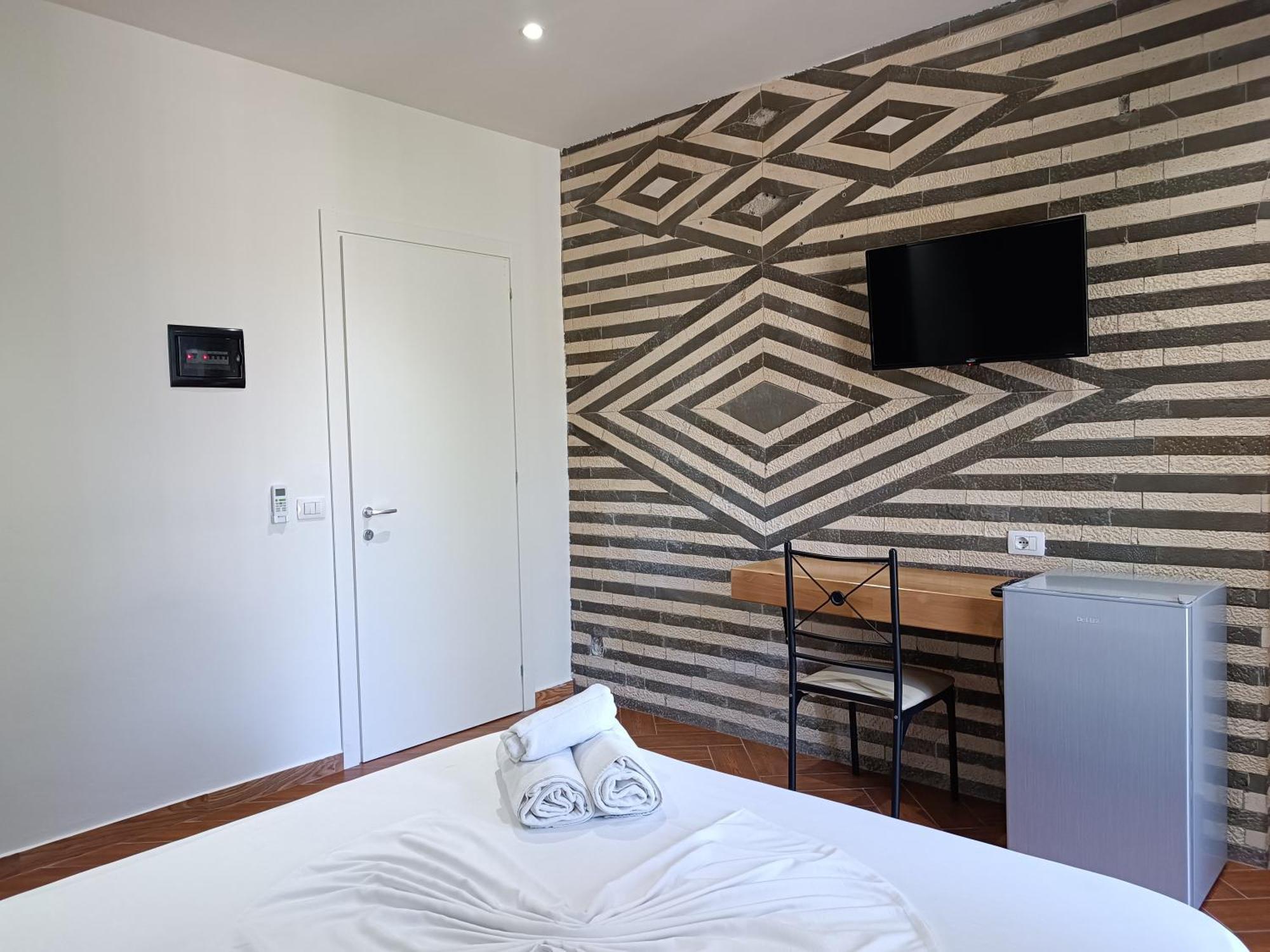 Kavalona Park Hotel Zvernec Ruang foto