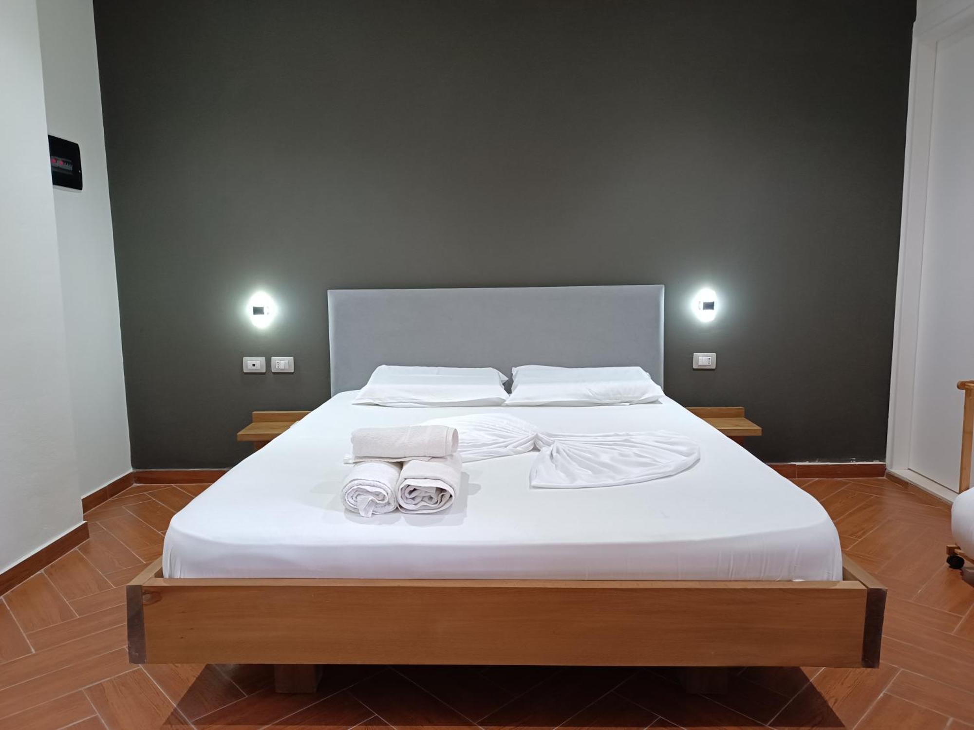 Kavalona Park Hotel Vlore Ruang foto