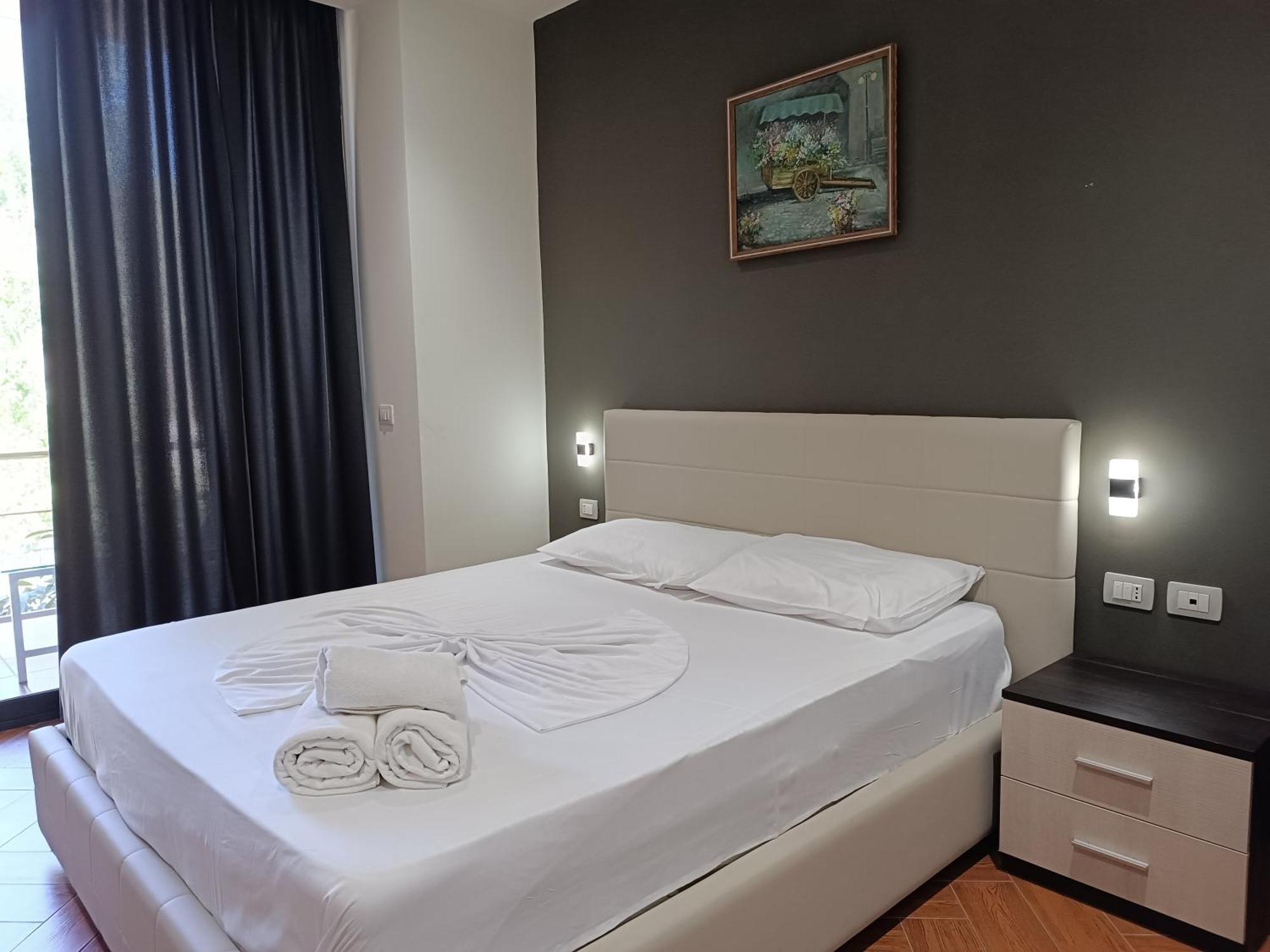 Kavalona Park Hotel Vlore Ruang foto