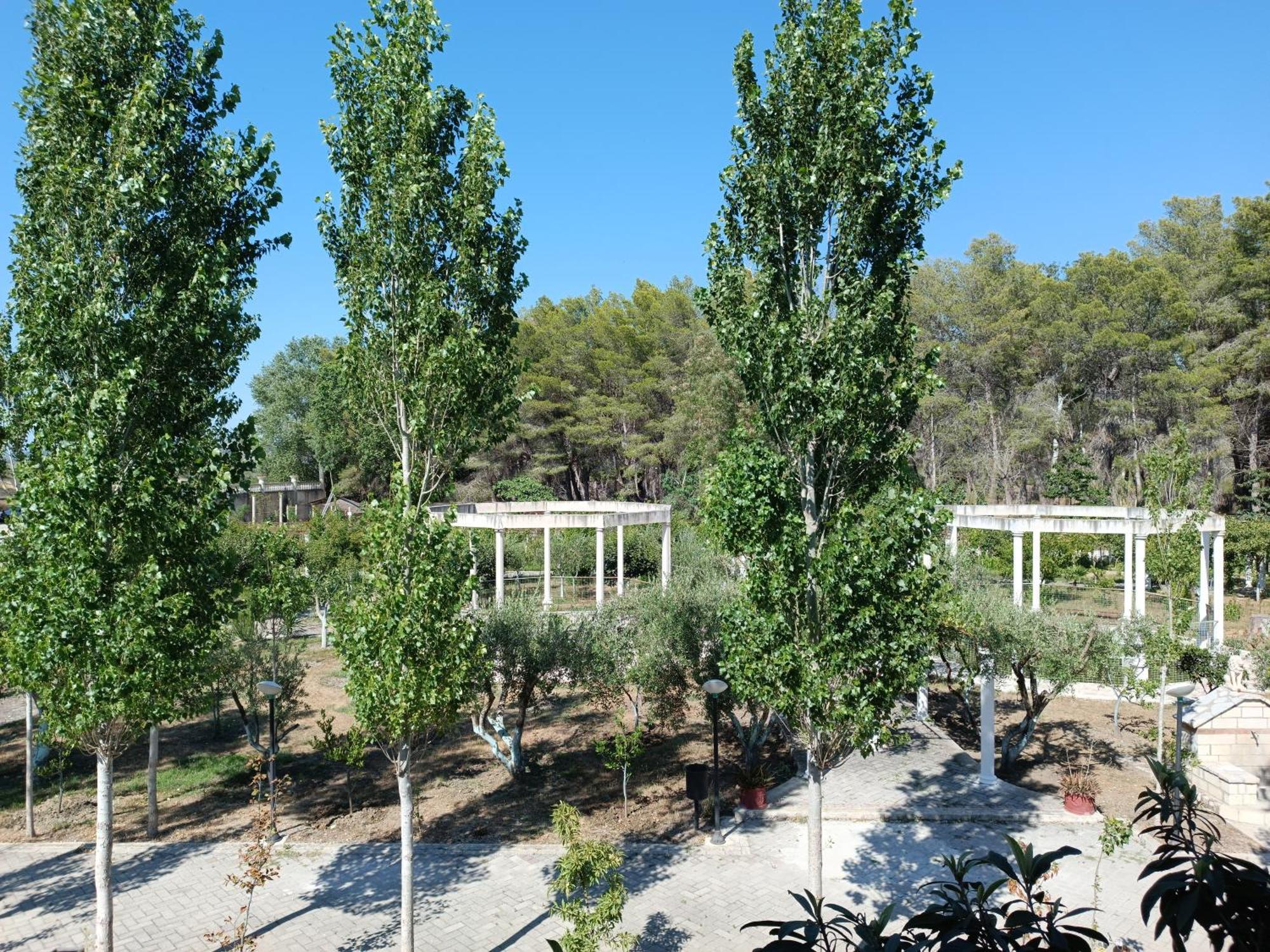 Kavalona Park Hotel Vlore Ruang foto