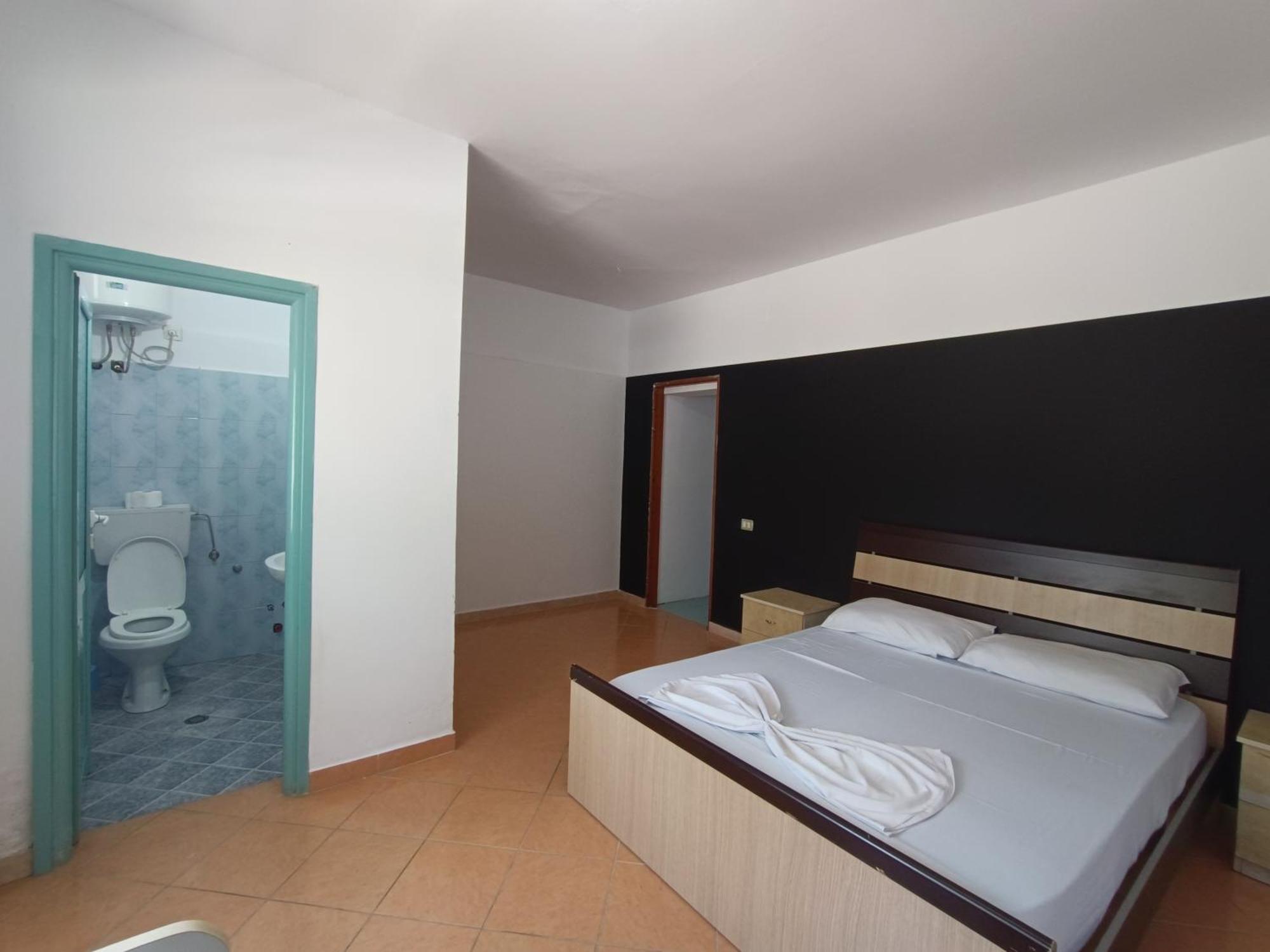 Kavalona Park Hotel Vlore Ruang foto