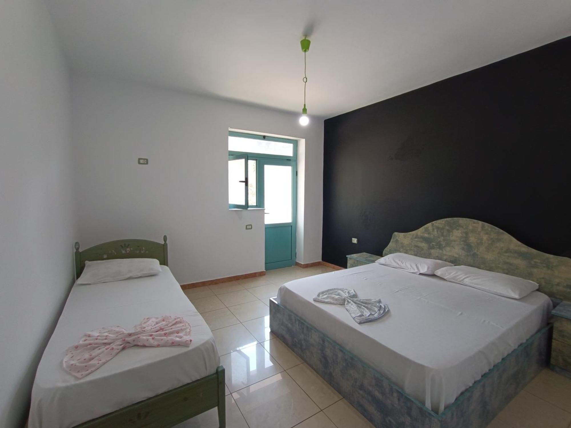 Kavalona Park Hotel Vlore Ruang foto