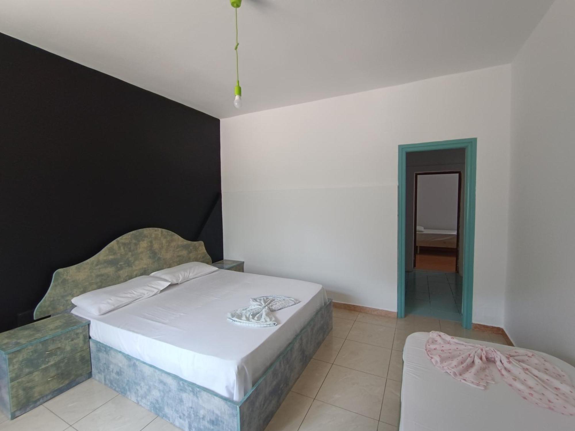Kavalona Park Hotel Zvernec Ruang foto